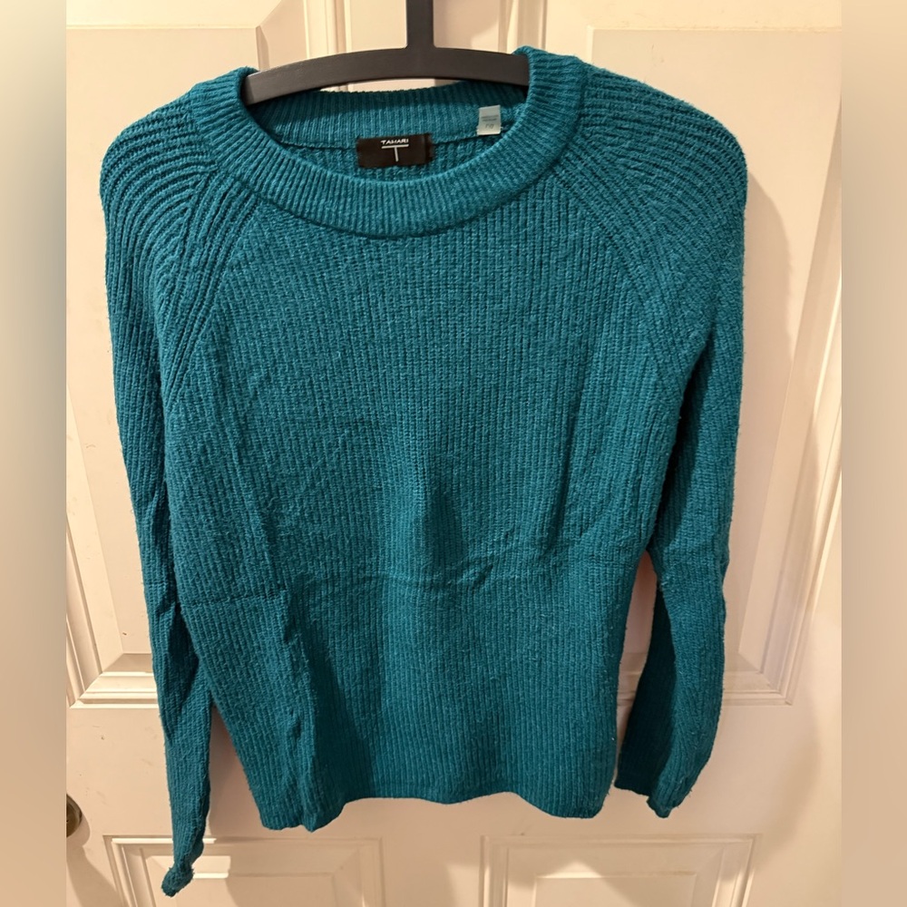TAHARI Teal Women's Sweater SIZE L Smoke free home